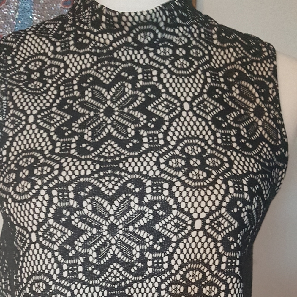Beautiful mock Dress - Picture 2 of 3